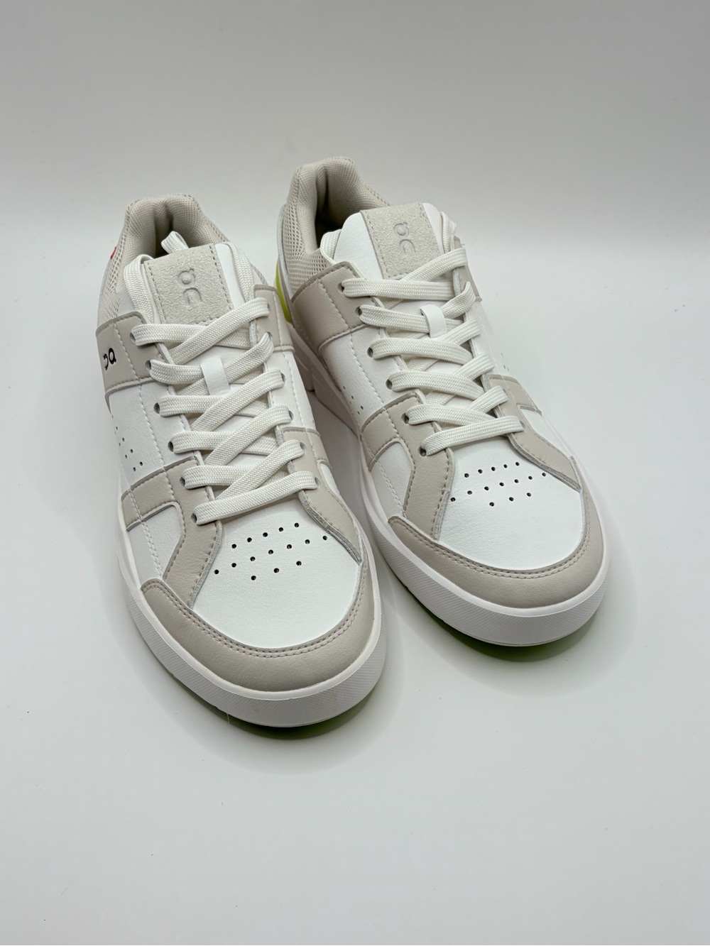 On Running The Roger White Low-Top Sneakers - Picture 2 of 7